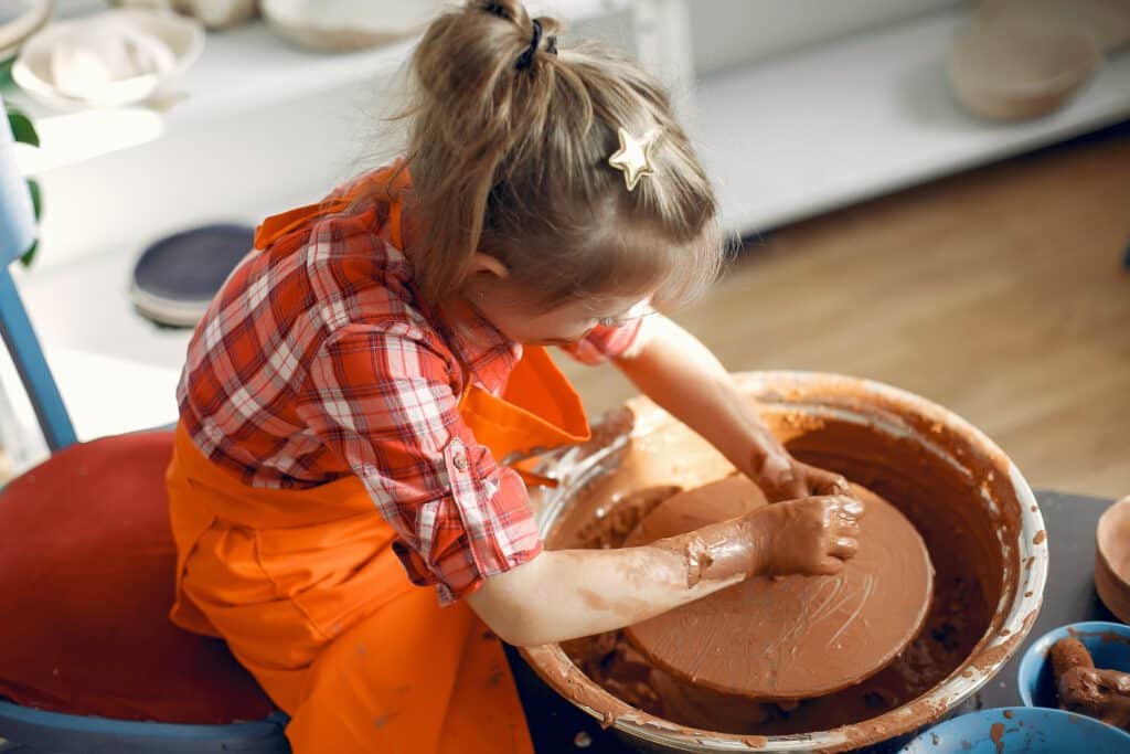 Meisje Potten Bakken 1024x683 1